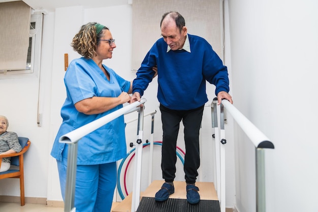 Na czym polega rehabilitacja ambulatoryjna i komu może pomóc?