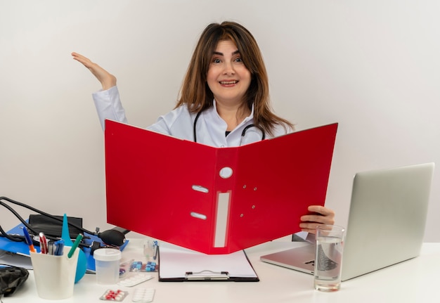 Czy pracodawca ma prawo wglądu do dokumentacji medycznej pracownika?