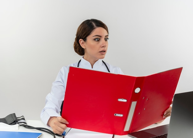 Jak zdobyć dokumentację medyczną ze szpitala lub przychodni?