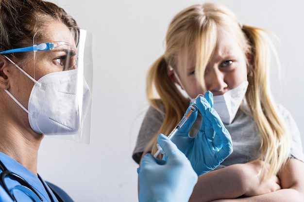 Szczepienia ochronne to profilaktyka której fazy?