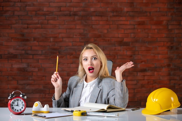 Czym jest etyka zawodowa i dlaczego ma znaczenie w pracy?